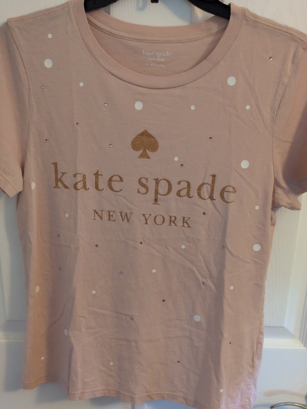 KATE SPADE Size Small Tee with Gold Logo and White Polka Dots& Diamonds New